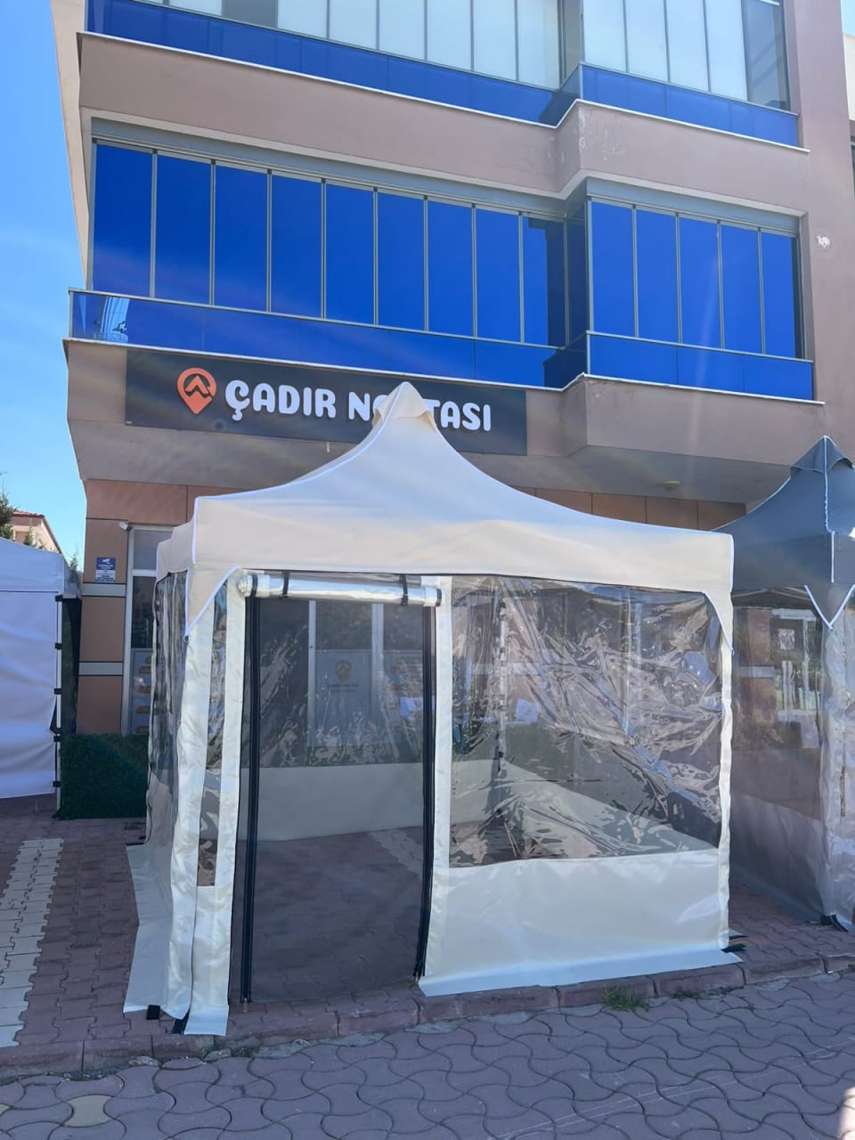 CADNOX Vistral 3×3 şeffaf kış bahçesi kamp çadırı – beyaz ön görünüm