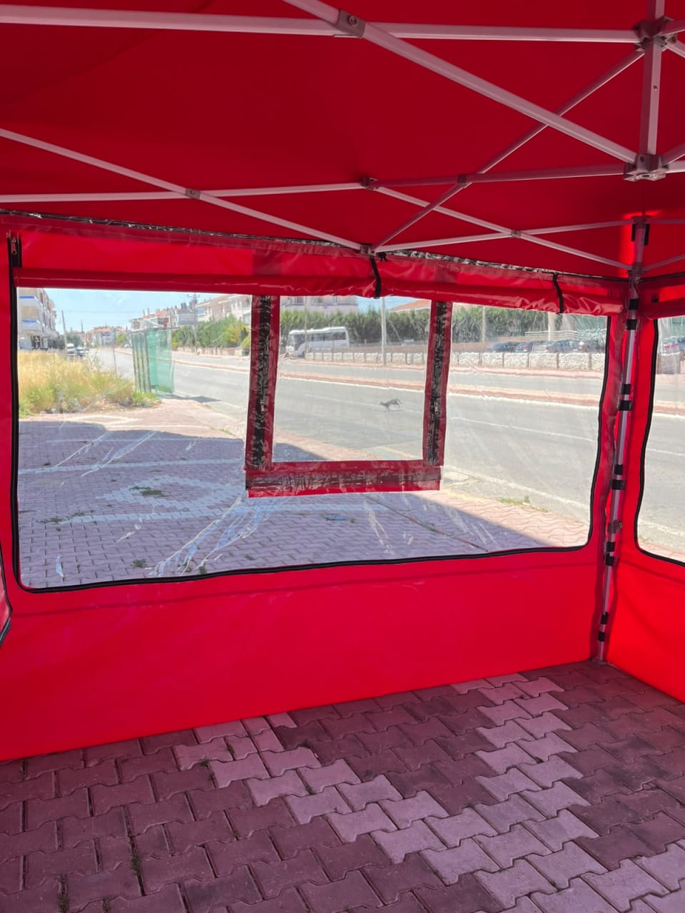 CADNOX Vistral Plus 3×3 şeffaf perdeli kış bahçesi kamp çadırı – şeffaf panel ve iç görünüm