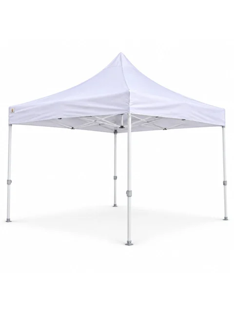 Beyaz zeminde 3×3 gazebo çadır, beyaz üst bez ve 30’luk beyaz iskelet takımı