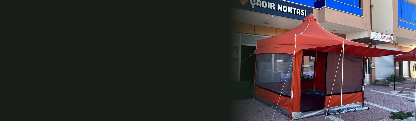 Çadır Noktası mağazası önünde kurulu CADNOX Nova kamp çadırı