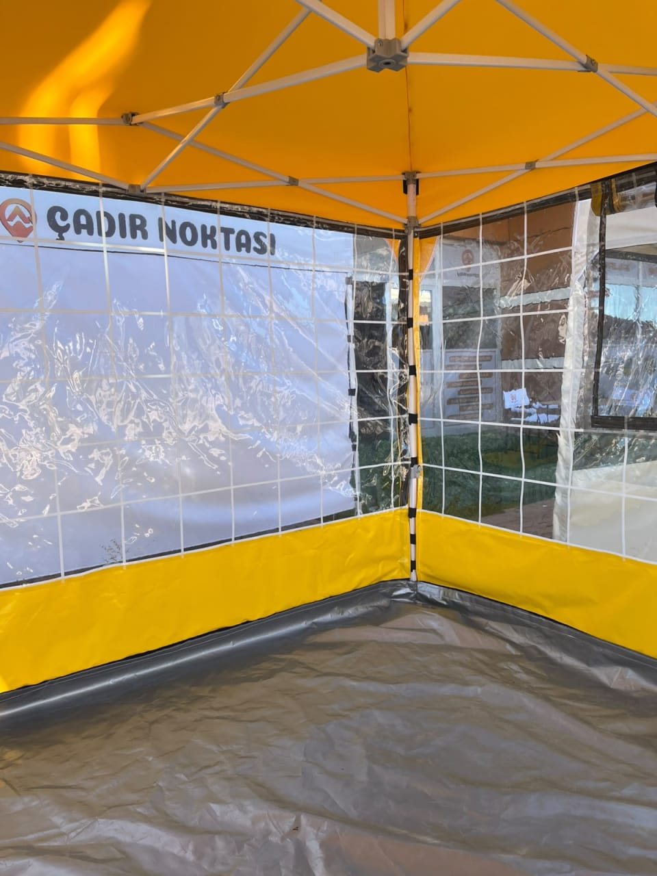 CADNOX Vistral Çizgili 3×3 şeffaf kış bahçesi kamp çadırı – iç iskelet ve kapalı zemin