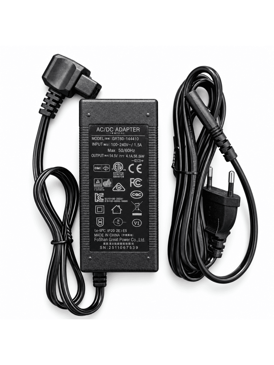 Dizel ısıtıcı için 220 V adaptör ve güç kabloları beyaz zeminde